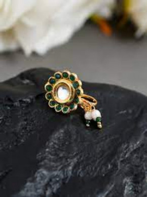 9 Gold plated nose pin
