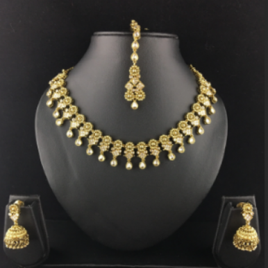 18 22K Choker set with mang tika and earrings