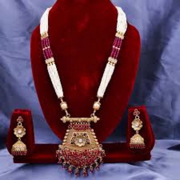 Necklace with discounted price